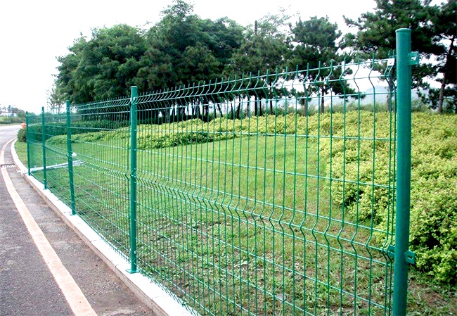 Dipped plastic guardrail net05.jpg